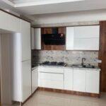 آپارتمان نوساز مبله کم واحد چند قدمی دریا