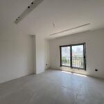 آپارتمان تک‌واحدی نوساز نزدیک ساحل خط‌دریا