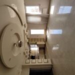 آپارتمان ساحلی با دید محدود دریا در سرخرود سندار