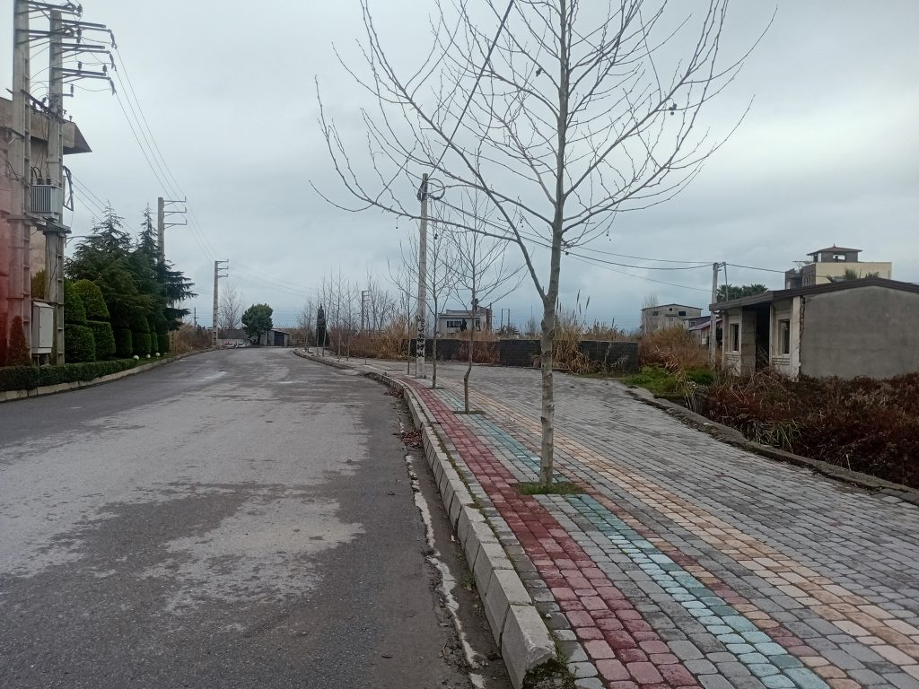 ۳۰۰ متر زمین شهرکی /اسناد ومدارک کامل /نزدیک به دریا